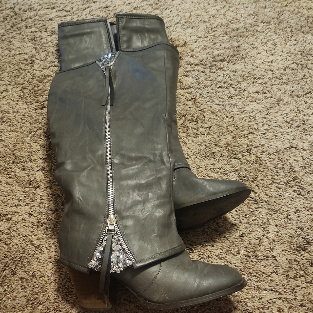 Vanity Gray Heeled Boots with Sleek Design